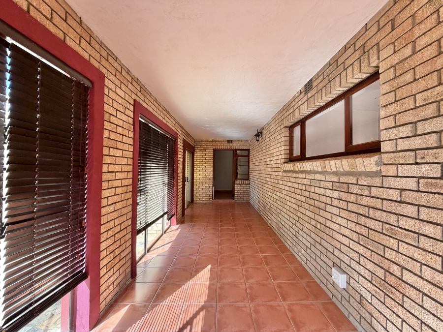 4 Bedroom Property for Sale in Noorsekloof Eastern Cape